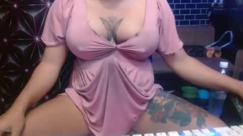  i am trixie im Your Selfsucking Mistress  online show from March 15, 5:32 am