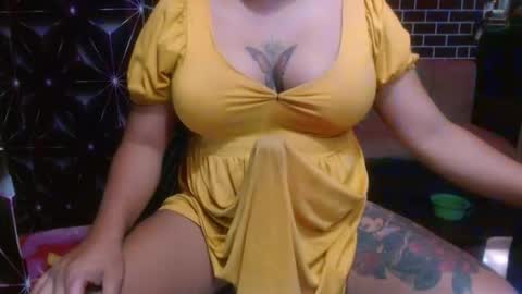  i am trixie im Your Selfsucking Mistress  online show from April 25, 3:21 am