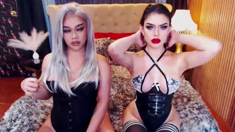 _empressvalerie_ online show from February 10, 6:13 pm