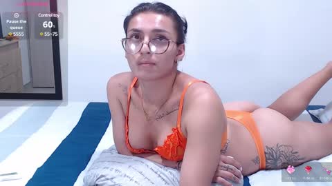 Snapshot of _ericavanderhill_ chatting on February 10, 11:34 pm  Erica Vanderhill  online show from February 10, 11:34 pm