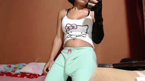 _gabriela_saenz_ online show from October 3, 12:38 pm