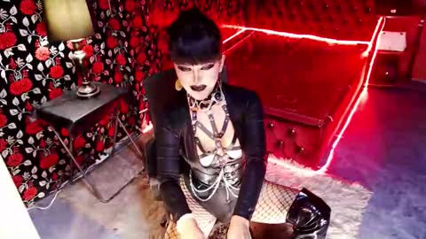 Snapshot of _hailyourqueenx chatting on October 29, 9:57 pm GoDDess  Chloe online show from October 29, 9:57 pm