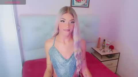 _shadday_ online show from April 23, 5:37 am