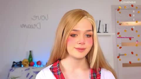 LITTLE FOX online show from October 31, 3:21 pm