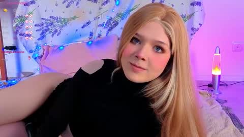 LITTLE FOX online show from November 21, 4:30 pm