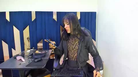 aisha_hotts777 online show from April 25, 3:54 am