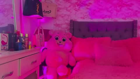 aisha salome holguin online show from June 4, 10:46 pm