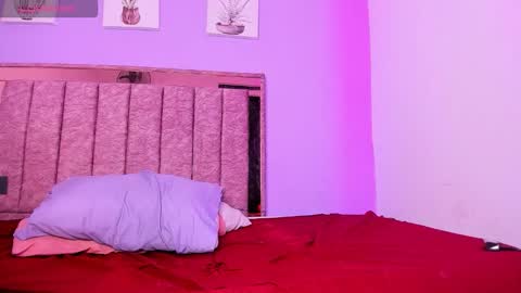 alaiasexygirl online show from December 4, 1:21 am