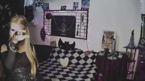 Mistic witch online show from March 7, 7:11 am