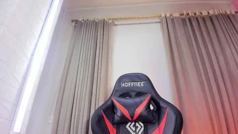 Aleja Hill online show from March 25, 2:22 pm