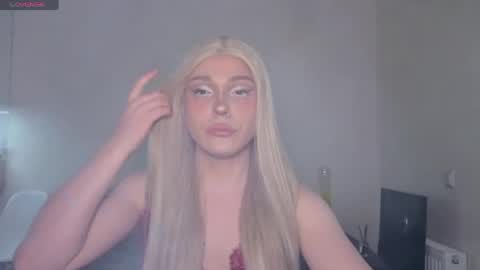 ALENA  INDEPENDENT MODEL online show from April 6, 3:01 pm