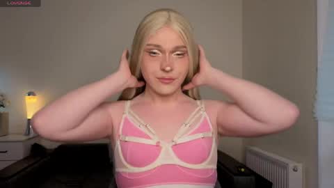 ALENA  INDEPENDENT MODEL online show from April 14, 2:33 pm