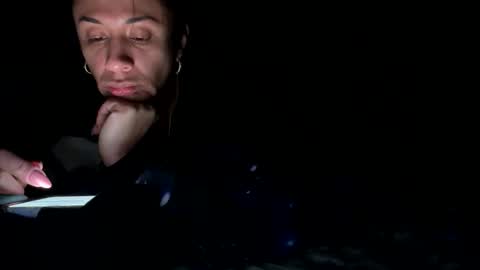 aless8912 online show from March 8, 2:15 am