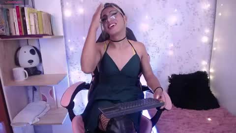 alexaavandercloude online show from June 3, 8:23 pm