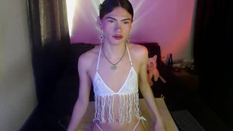 Snapshot of alice_m00nn chatting on January 13, 1:49 pm alice_m00nn online show from January 13, 1:49 pm