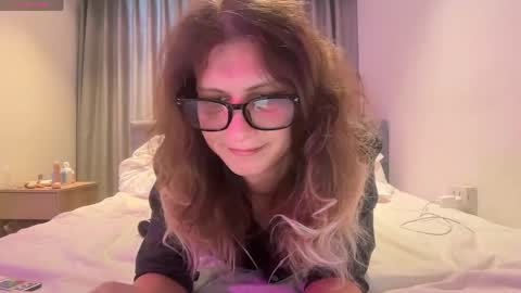 AlicePinkhead online show from April 23, 9:50 am