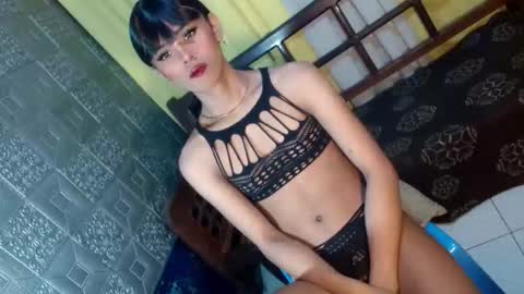 aliexagrey online show from April 18, 8:05 am