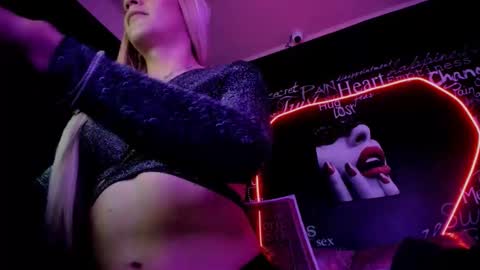 alishaa_nixx online show from September 16, 3:55 am