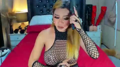 Snapshot of aliyahdeluxx chatting on October 24, 10:42 am aliyah online show from October 24, 10:42 am