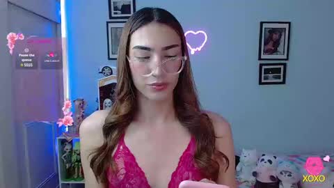 Snapshot of allisonblossom chatting on December 10, 1:03 am online show from December 10, 1:03 am