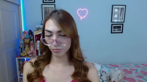 Snapshot of allisonblossom chatting on February 28, 4:10 am online show from February 28, 4:10 am