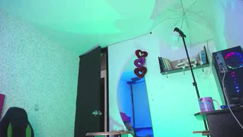 Snapshot of altair_x chatting on October 19, 7:17 pm altair_x online show from October 19, 7:17 pm