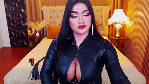 Alura Jhenson online show from November 11, 4:25 am