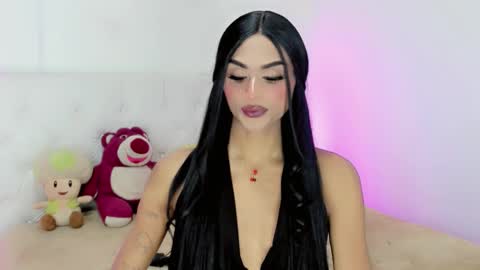 amal_baddel_ online show from October 24, 10:59 pm