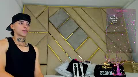 Snapshot of amber_adams_ chatting on October 23, 1:37 pm A M B E R - A D A M S online show from October 23, 1:37 pm