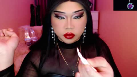 Queen Mireska online show from February 5, 4:45 pm