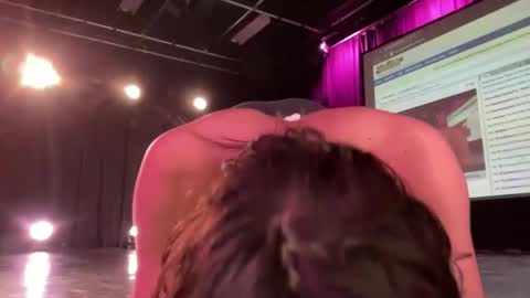 andreacvnt online show from February 13, 4:58 pm