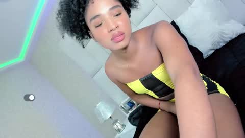 andreayano online show from October 4, 6:25 am