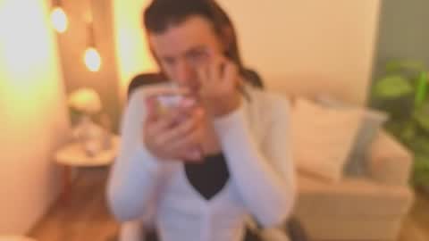 Andre Castaneda online show from April 22, 7:10 pm