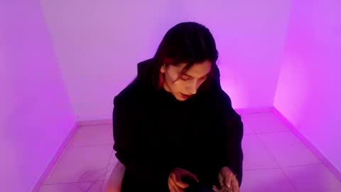 angele online show from April 29, 7:20 pm