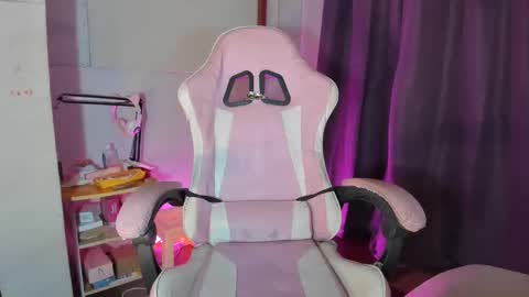 angel online show from April 25, 9:46 am
