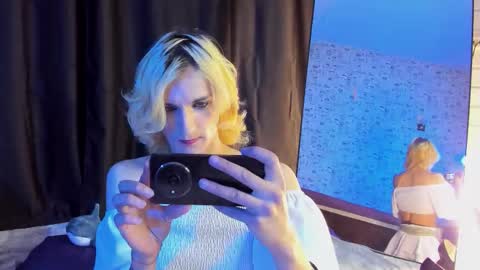 Snapshot of anjella_botton chatting on October 22, 7:38 pm Angel online show from October 22, 7:38 pm