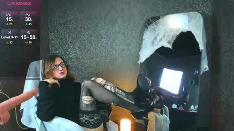 Angel online show from April 11, 6:33 pm