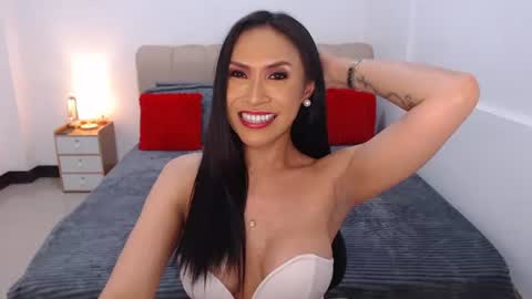 annabanana090690 online show from June 11, 8:18 pm