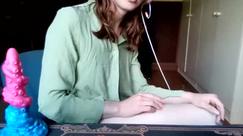 annavie online show from November 3, 12:42 am