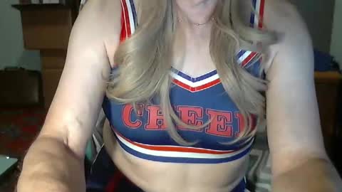 Snapshot of anniegurl chatting on September 28, 9:08 am anniegurl online show from September 28, 9:08 am