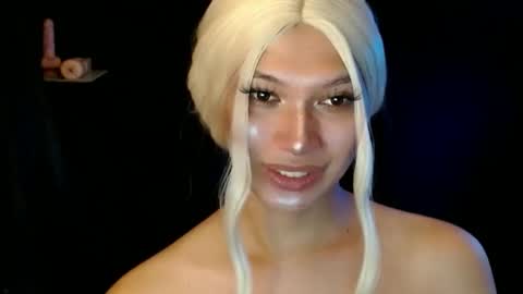 Snapshot of aphr0dite_x chatting on January 8, 6:09 am Roman Goddess online show from January 8, 6:09 am