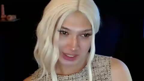 Snapshot of aphr0dite_x chatting on January 10, 5:05 am Roman Goddess online show from January 10, 5:05 am