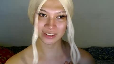 Snapshot of aphr0dite_x chatting on January 13, 7:21 am Roman Goddess online show from January 13, 7:21 am