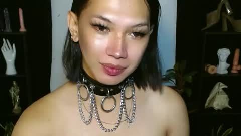 Snapshot of aphr0dite_x chatting on February 5, 8:00 am Roman Goddess online show from February 5, 8:00 am