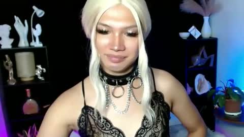 Snapshot of aphr0dite_x chatting on February 23, 1:13 am Roman Goddess online show from February 23, 1:13 am