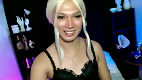 Snapshot of aphr0dite_x chatting on March 2, 4:50 am Roman Goddess online show from March 2, 4:50 am