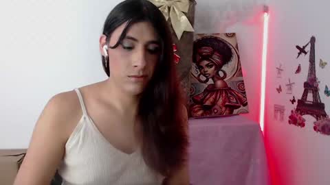 Ariana Forero ---- independet model online show from January 16, 5:33 pm