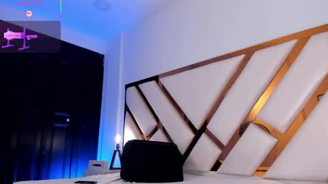 Aron cruz  online show from April 7, 2:07 pm