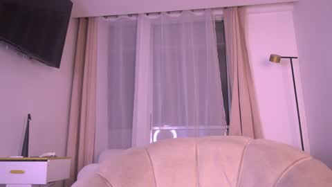 Snapshot of ashleyyfox_ chatting on February 1, 1:34 am Ashley Fox online show from February 1, 1:34 am