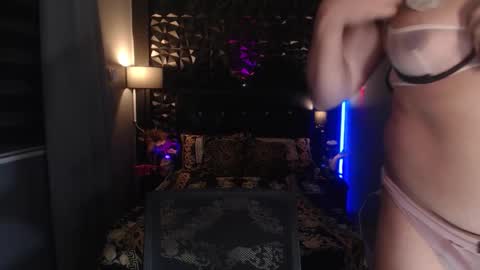 asiankinkyella online show from January 16, 11:07 am